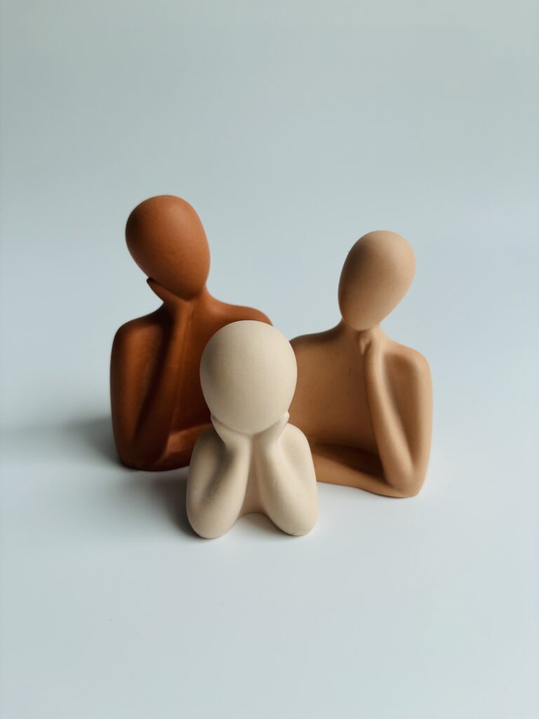 Statuettes déco « Famille » 3 figurines – Anna